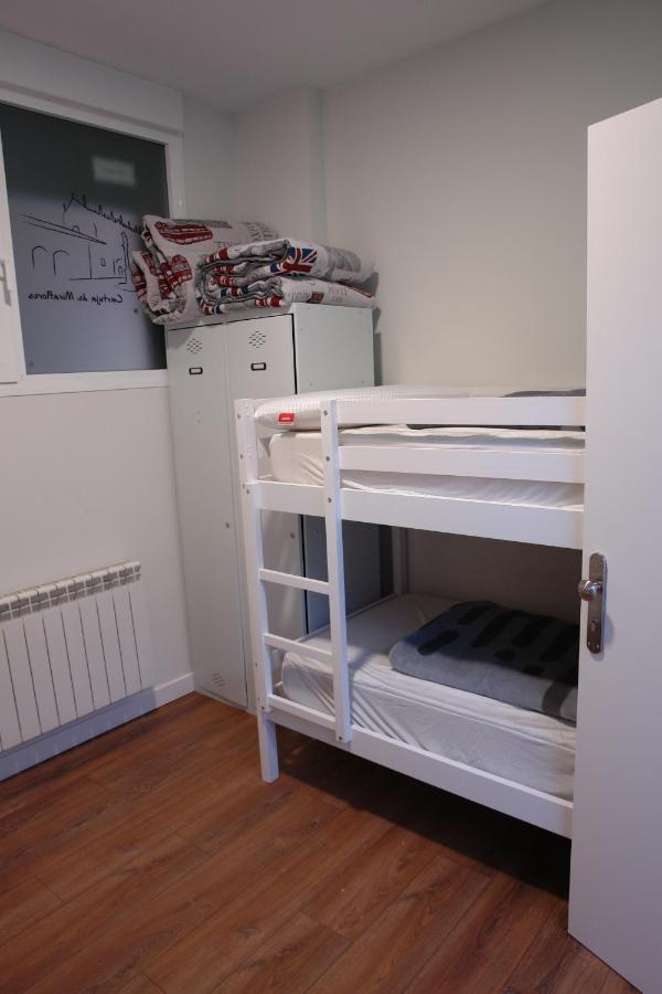 Hostel Trovadores Бургос Экстерьер фото