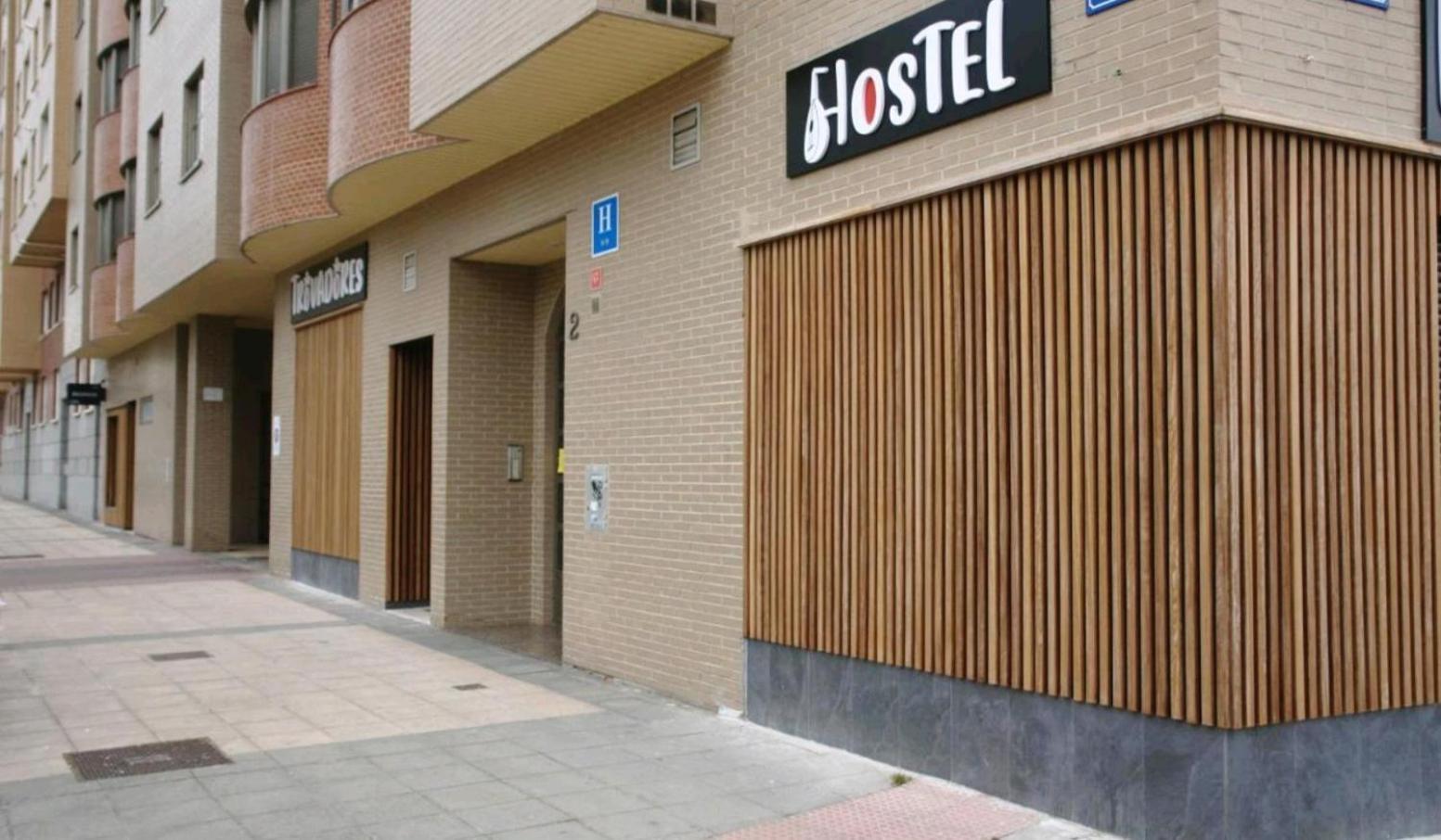 Hostel Trovadores Бургос Экстерьер фото